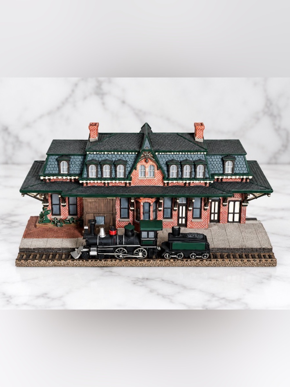 Vintage Danbury Mint “Bethlehem Railroad Station” Sculpture